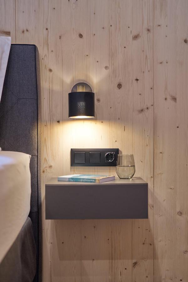 Black Forest Lodges - Gehobene Ferienwohnungen Mit Privatsaunas Tulfes Eksteriør bilde